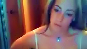 Webcam Girl Flashes Her Pierced  Button